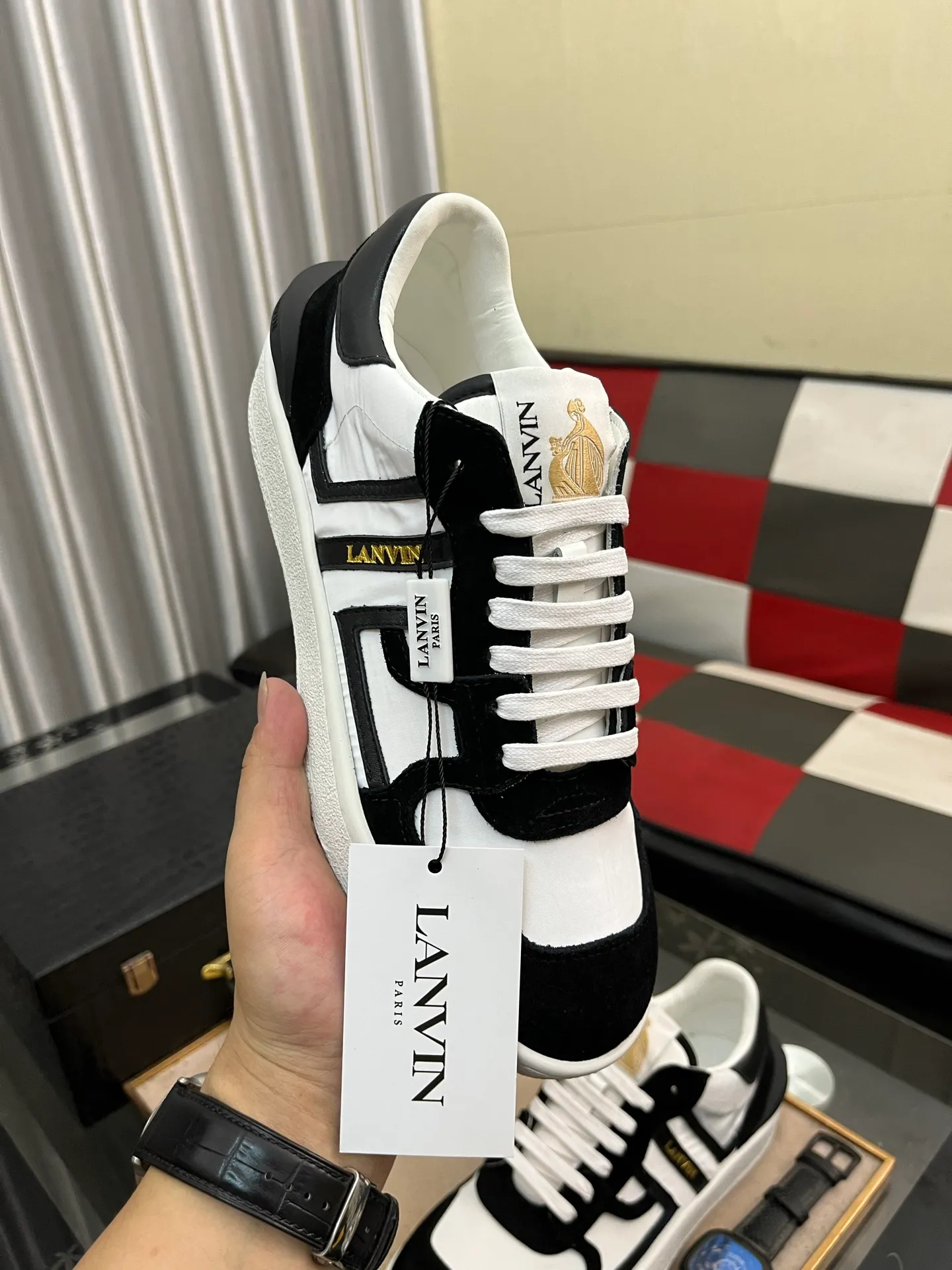 Men's men's shoes 💰540⌚️⌚️❗️Lanvin# Lanvin spring and summer series new colors latest lace up fashion casual forrest shoes running shoes ~ bumpr high quality couple series‼ ️ The latest trendy products of the season 🌈Many bloggers have started buying original models and custom-made them. The uppers are made of nubuck leather. They are very versatile, fashionable and casual, and are comfortable on the feet. Recommended for personal use! The original molded rubber backing with clear logo is wear-resistant. Standard code for couples: female code 35~40, male code 38-45